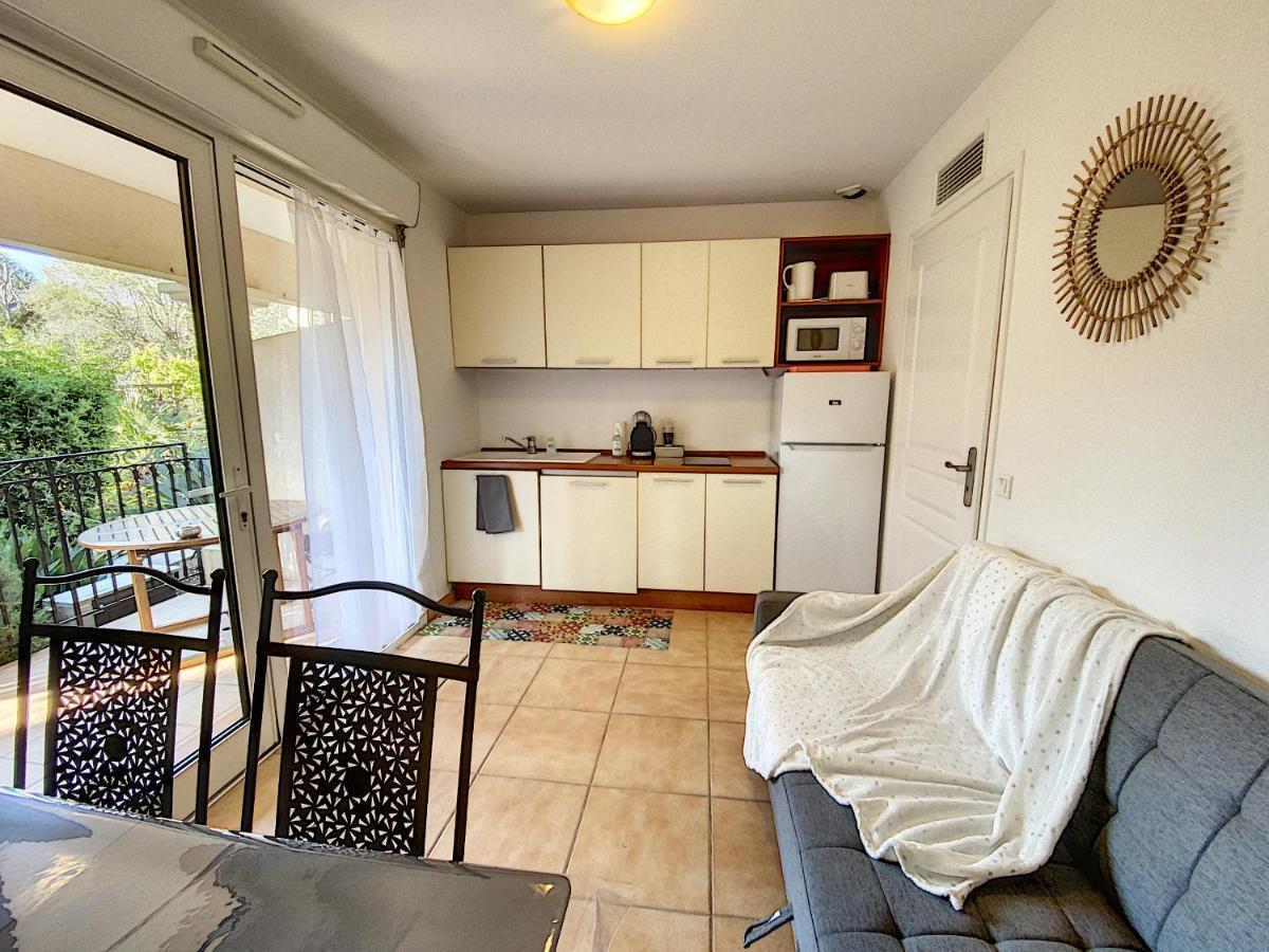Appartement 2 Pieces Au Coeur Du Cap D'Antibes Buitenkant foto